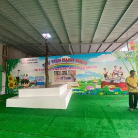 Kiến Tạo "Thư Viện Hạnh Phúc": Thiết Kế & In Backdrop, Tranh Tường Chủ Đề Giáo Dục Sống Động, Truyền Cảm Hứng! khu vực bến cát