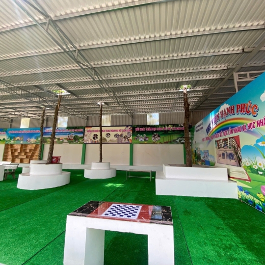 Kiến Tạo "Thư Viện Hạnh Phúc": Thiết Kế & In Backdrop, Tranh Tường Chủ Đề Giáo Dục Sống Động, Truyền Cảm Hứng! khu vực bến cát